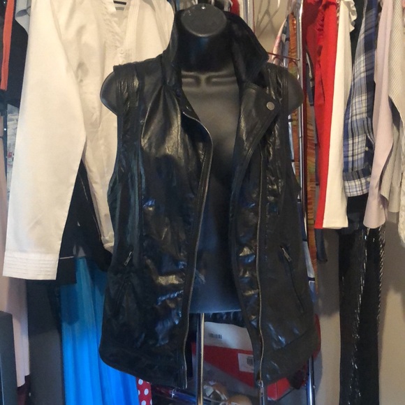 🏍️💜Guess Leather - faux sleeveless vest🌹🔥💜💚NWT - Picture 7 of 7